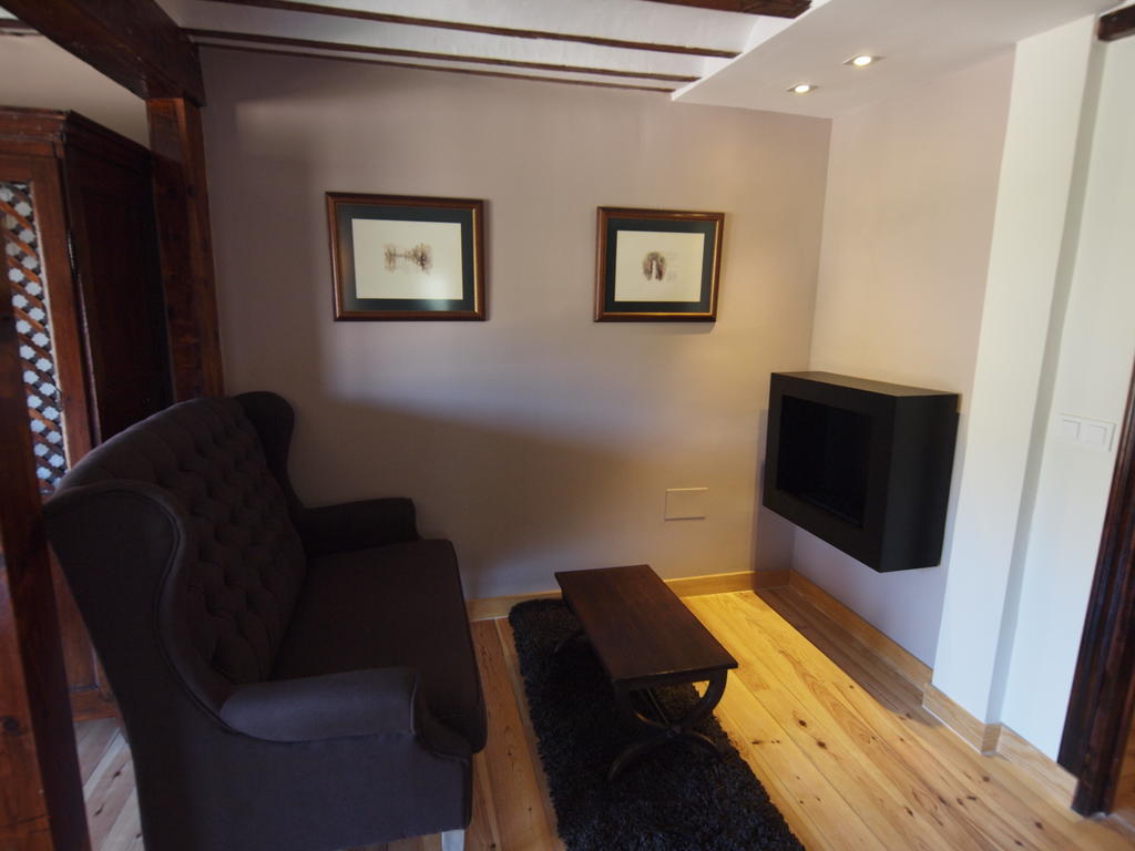 Los Ojos De La Mora Apartamentos Boutique Cuenca  Phòng bức ảnh